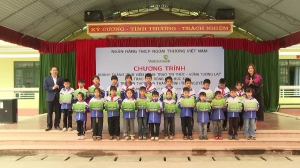 ‘그린 도서관’ 기증…학생들에게 지식의 씨앗 심어