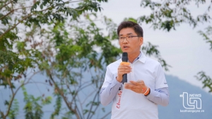 심장 질환 아동 지원기금 모금에 참여하는 타이응우옌성 당위원회 서기